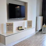 Homely Place Center 酒店 3*