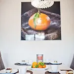Homely Place Center 酒店