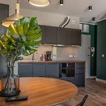 酒店 Homely Place Center 波兹南