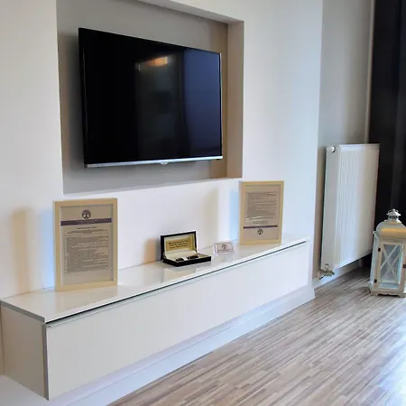 Homely Place Center Hotel 3*