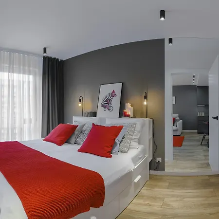 Homely Place Center Готель Познань
