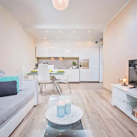 Готель Homely Place Center Познань