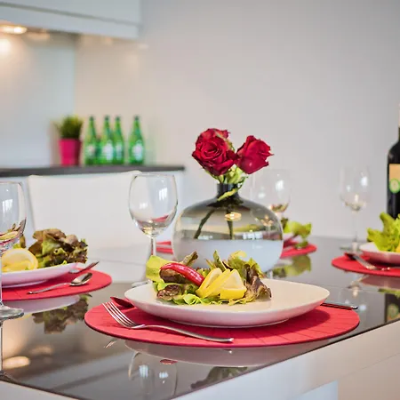 Homely Place Center Готель 3*